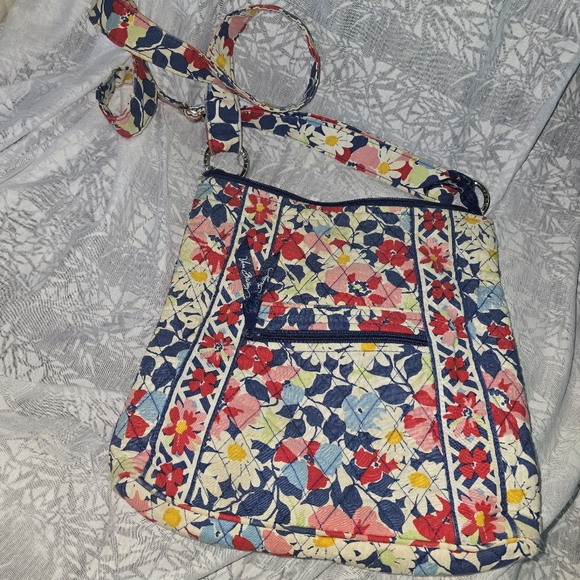 Vera Bradley Handbags - Vera Bradley Womens Scattered Wildflowers Crossbody Bag Blue Fabric Quilted GUC